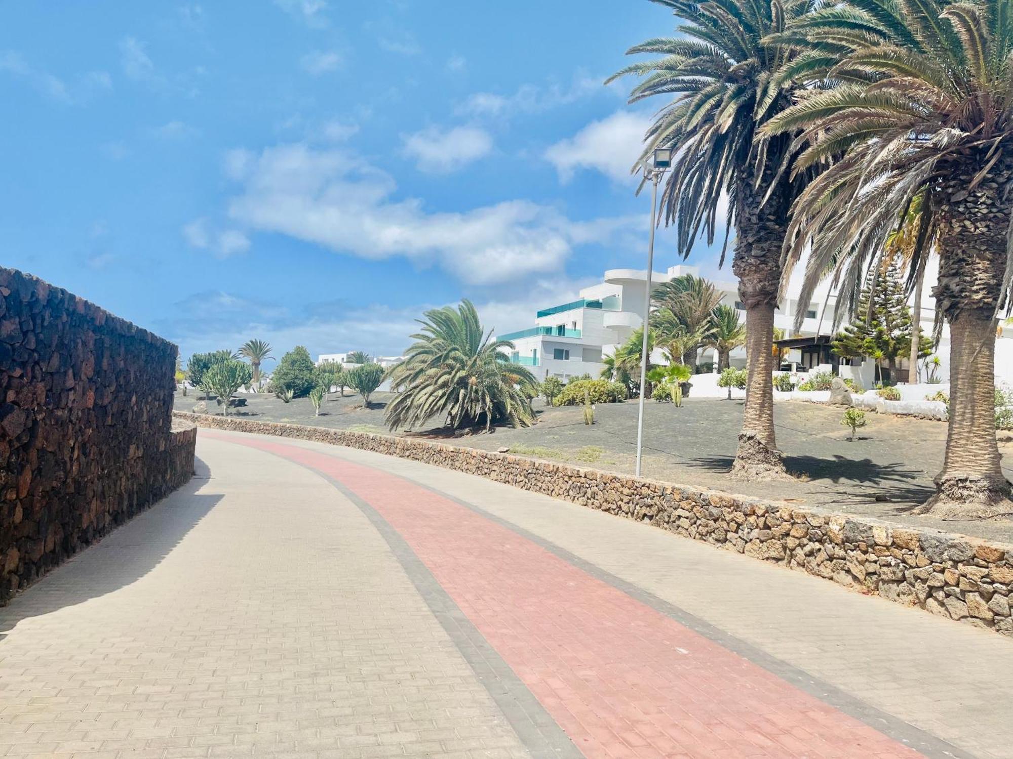 Trinity House En Playa Bastian Villa Costa Teguise Exterior photo